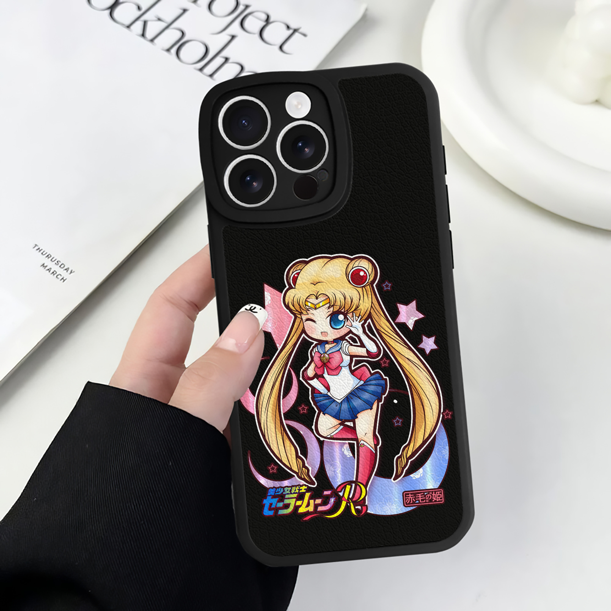 （画像用） 美少女戦士セーラームーン 月野 うさぎ つきの うさぎ Sailor Moon Tsukino Usagi 【iPhone 16シリーズ対応】シリコンスマホケース（レザー調） 材質：シリコン